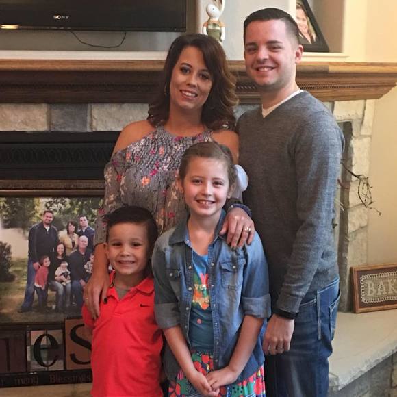 Meet your Posher, Nicole - Picture 1 of 1